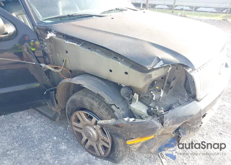 2008 Mercury Mariner V6 z USA, uszkodzony, nr VIN 4M2CU81168KJ27093